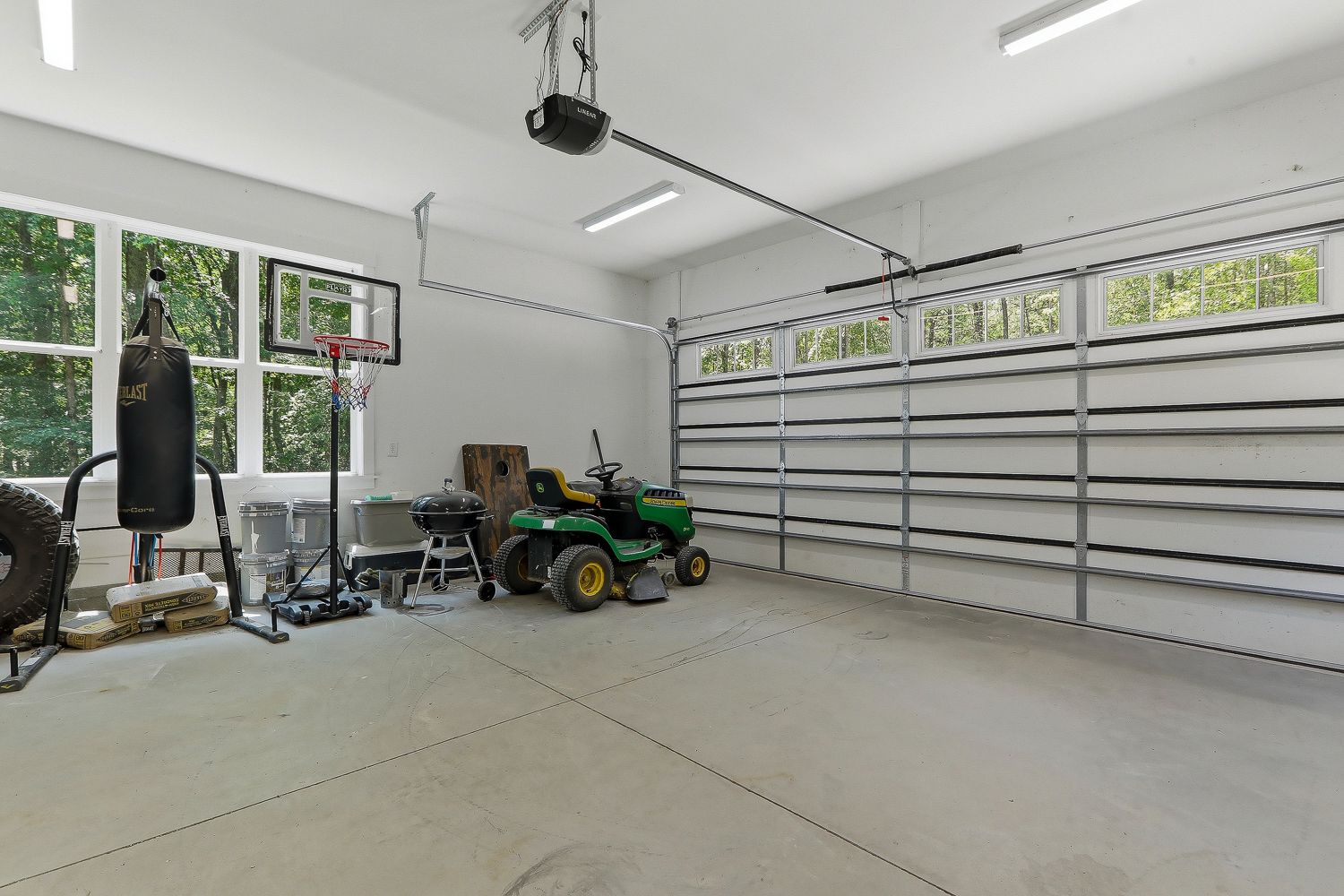 7032 Oakville Lane