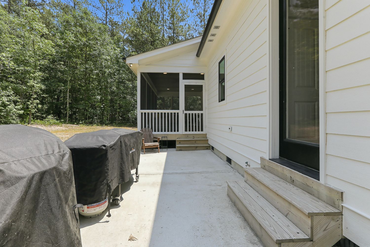 7032 Oakville Lane