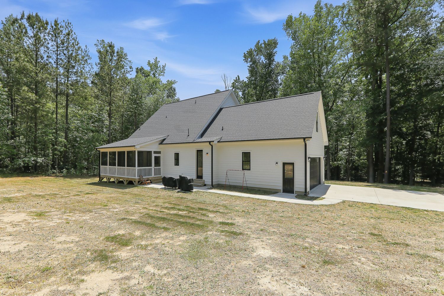 7032 Oakville Lane