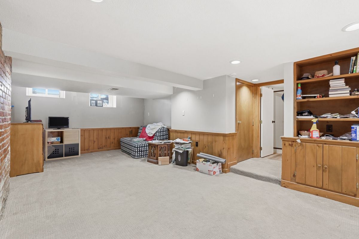 700 Woodland Rd