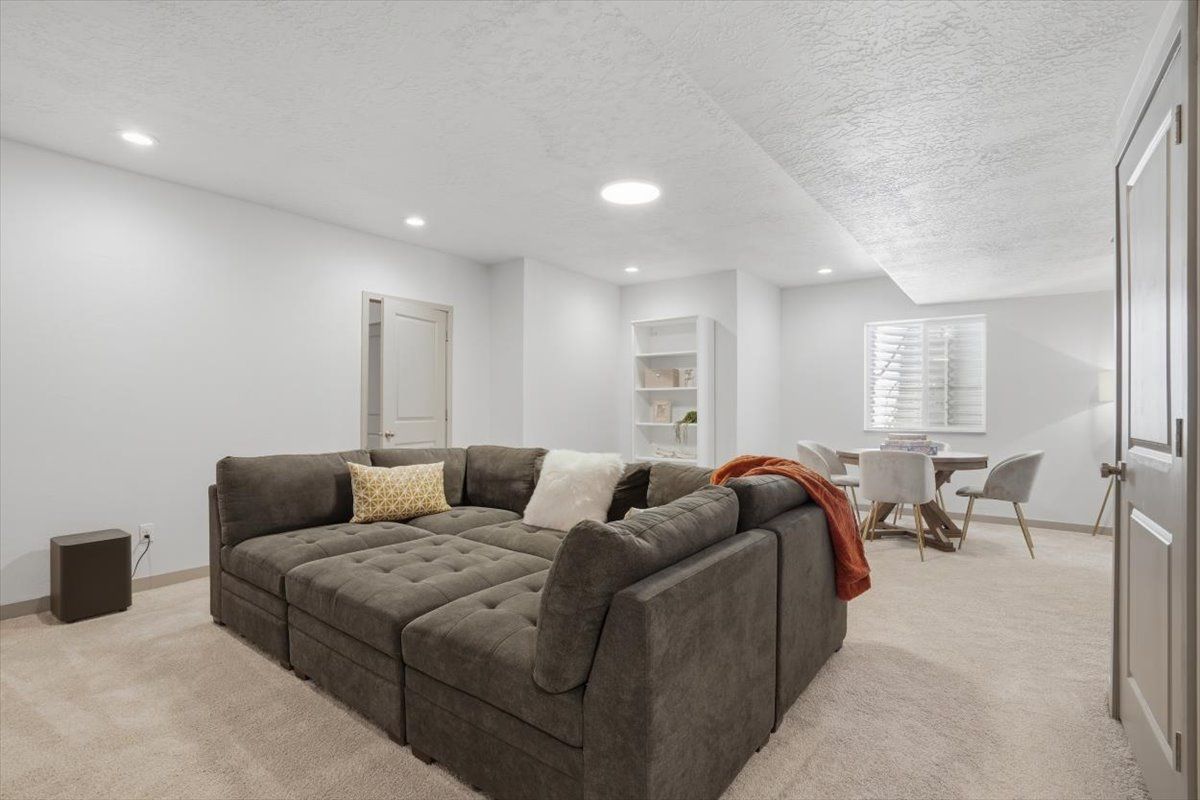 11364 Red Cardinal Way