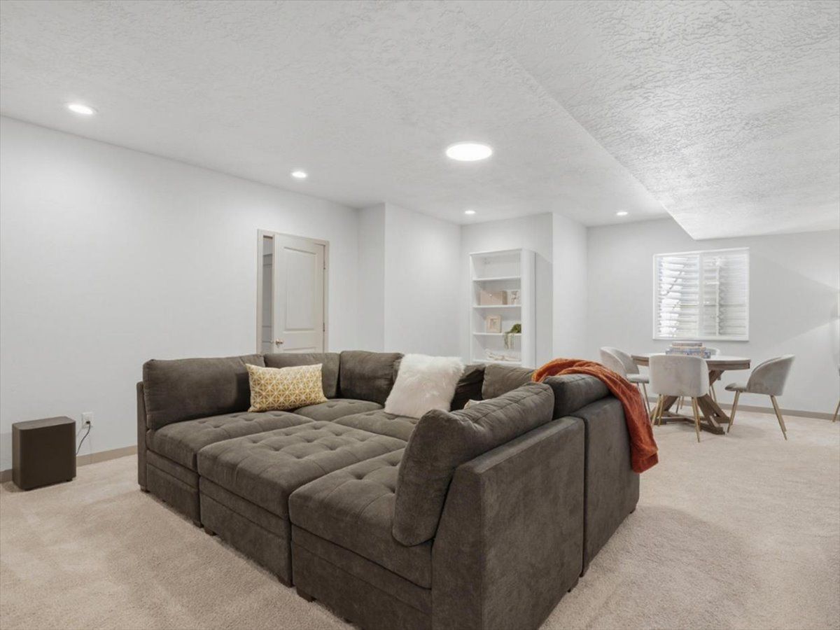 11364 Red Cardinal Way