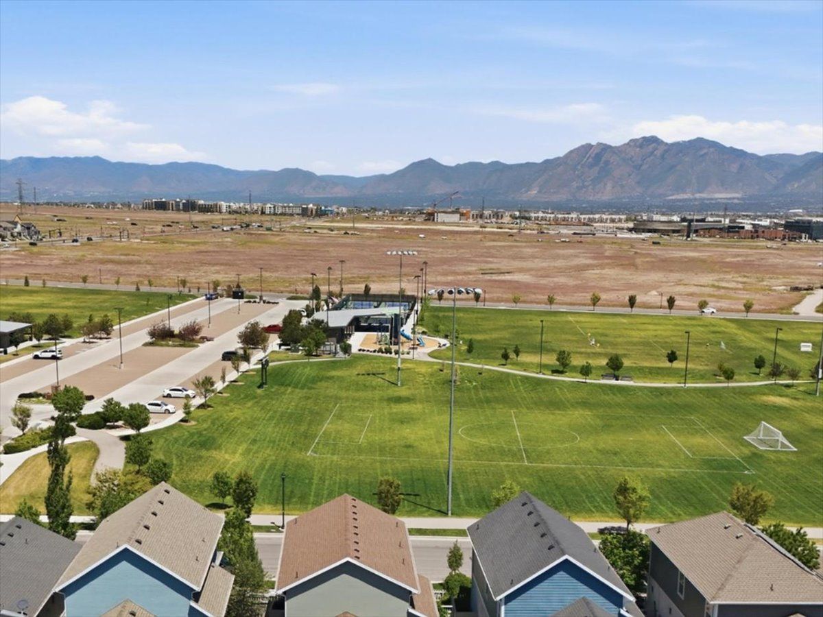 11364 Red Cardinal Way
