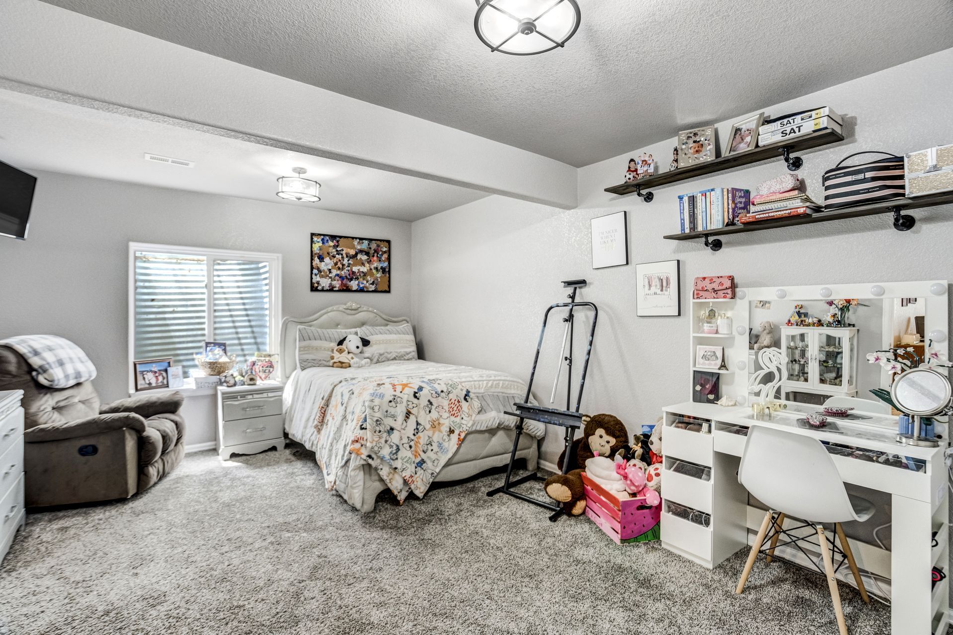 4880 Warbler Court