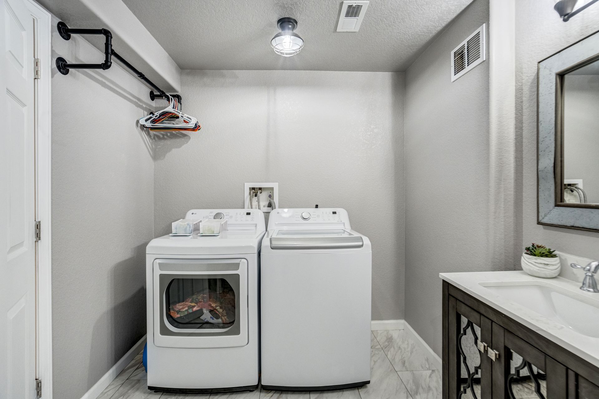 4880 Warbler Court