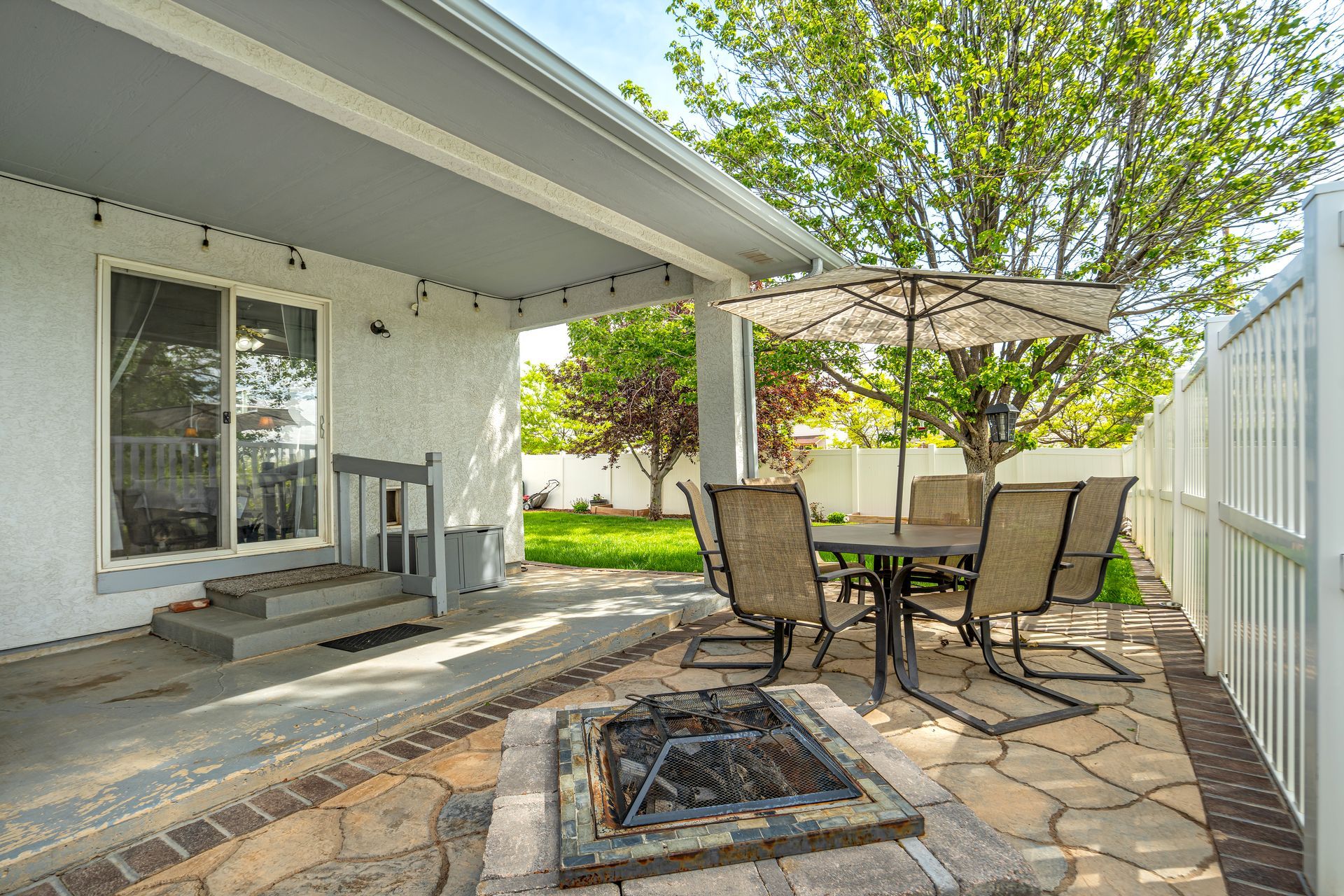 4880 Warbler Court
