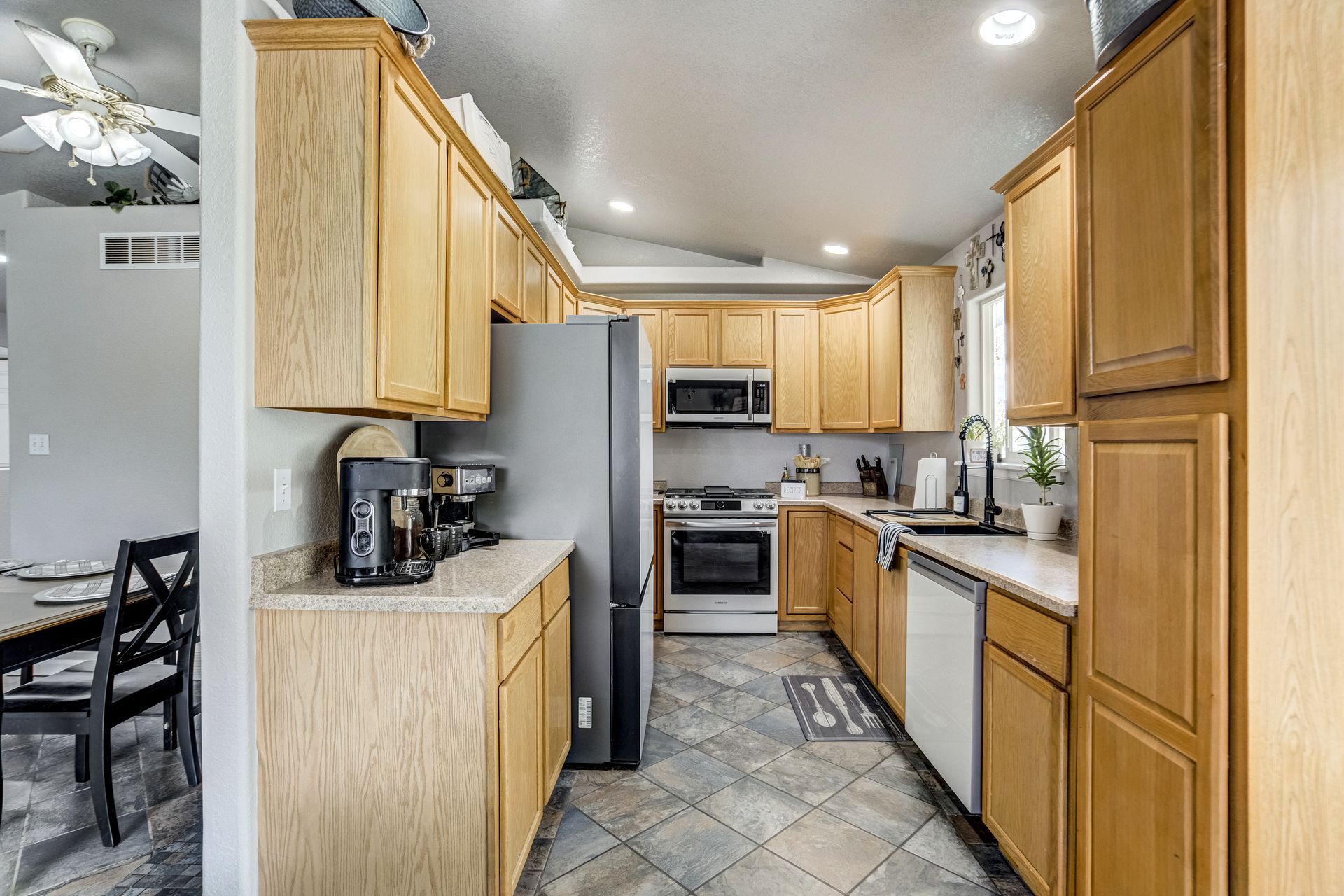 4880 Warbler Court