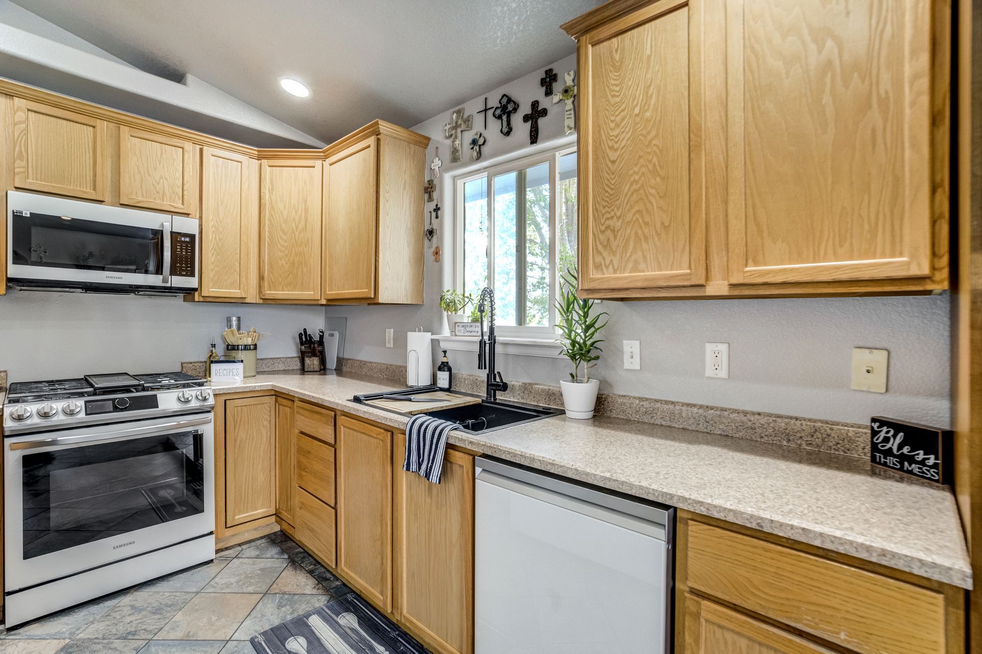 4880 Warbler Court
