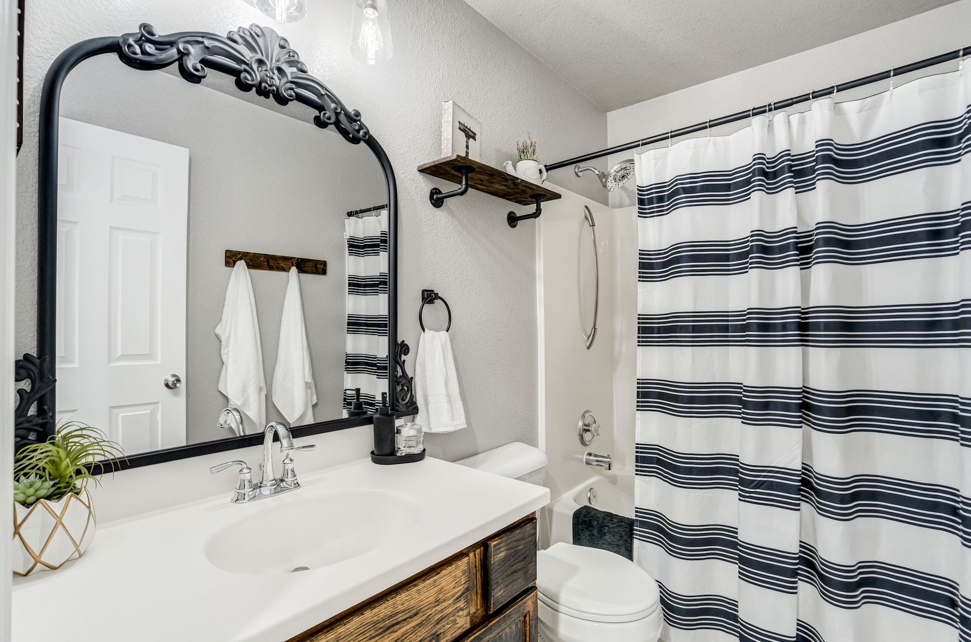 4880 Warbler Court
