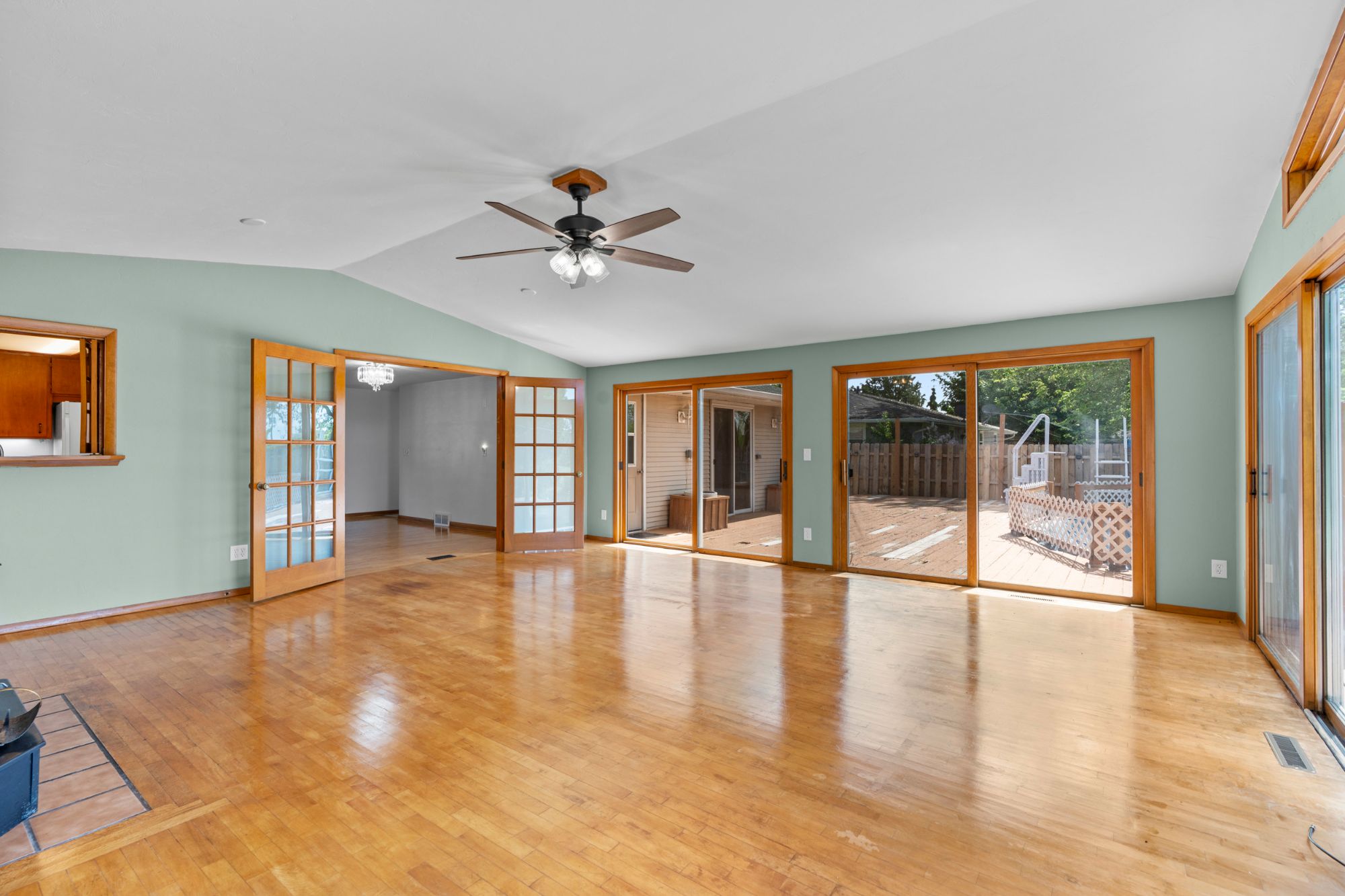 1114 Bellevue Street