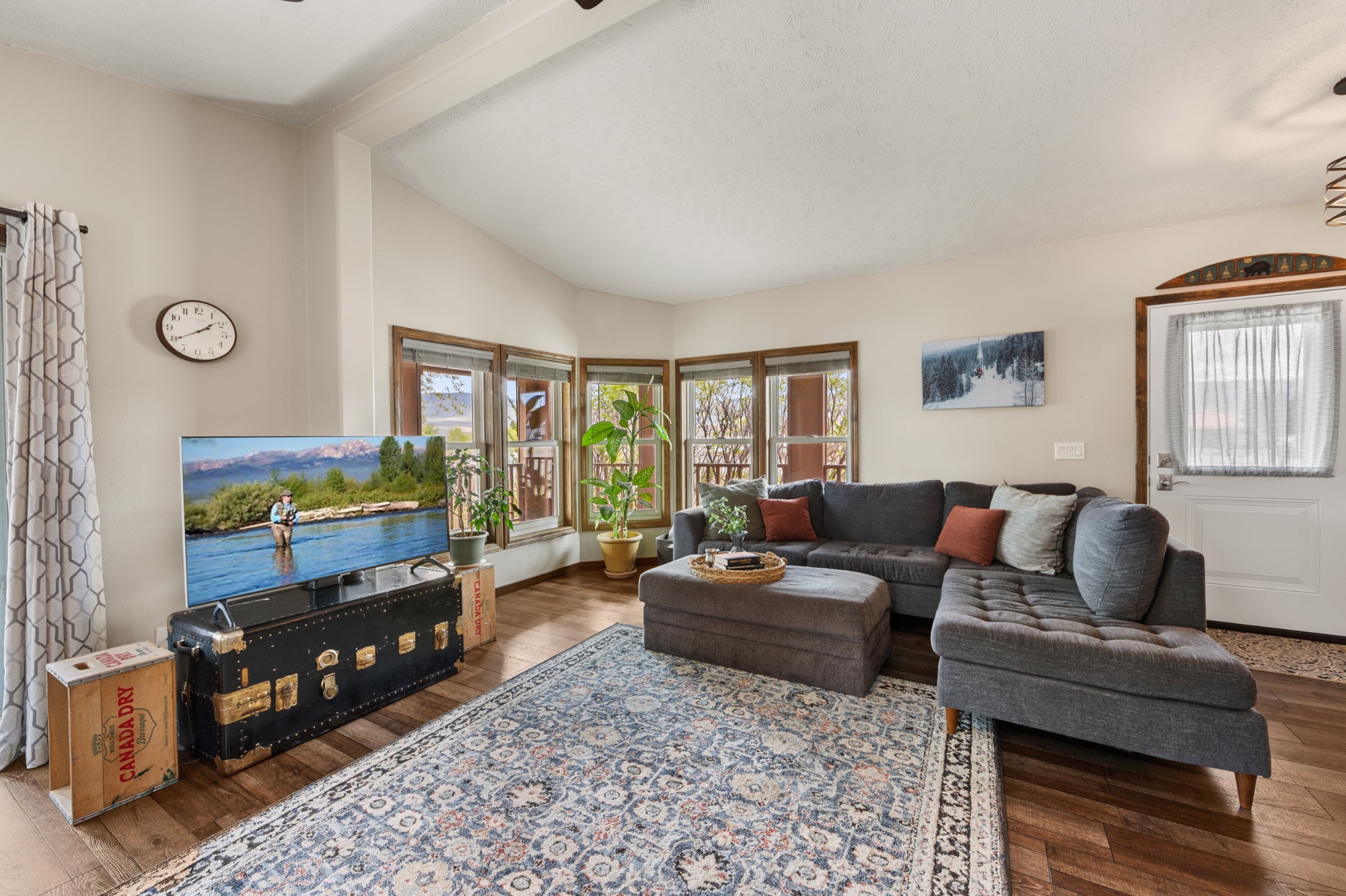 202 S 9TH Street