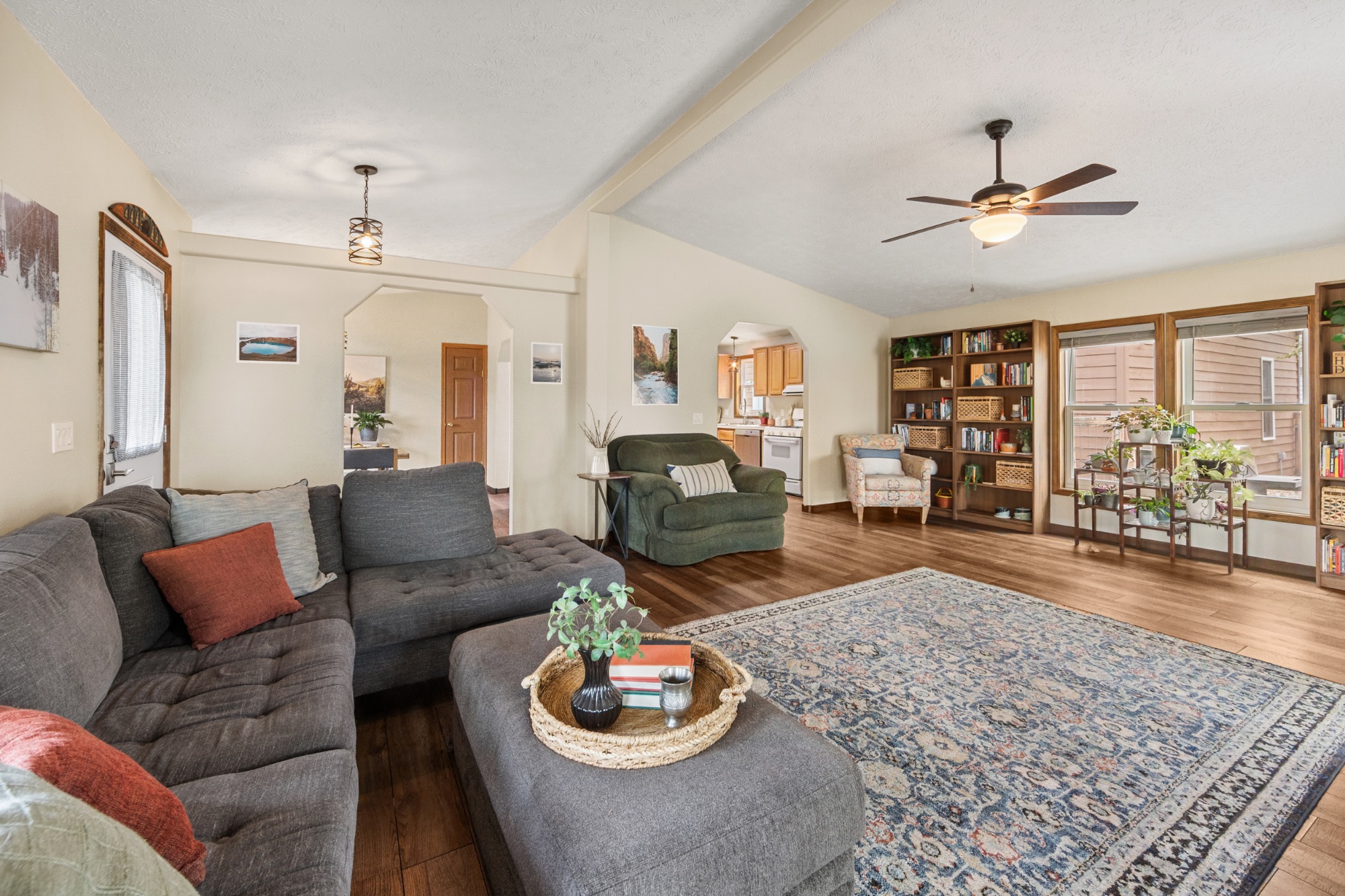 202 S 9TH Street