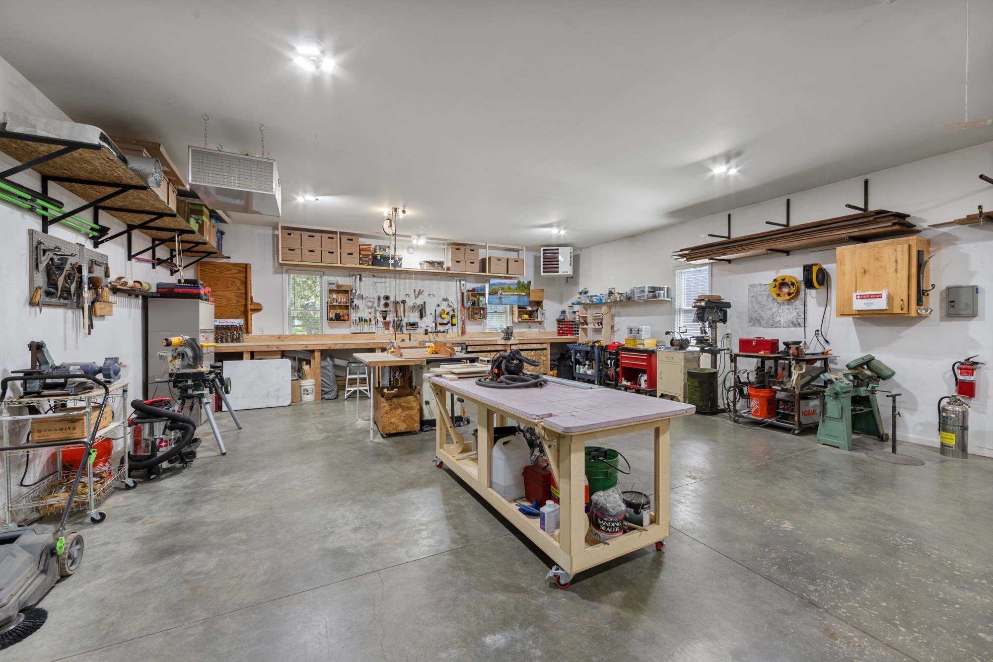 202 S 9TH Street