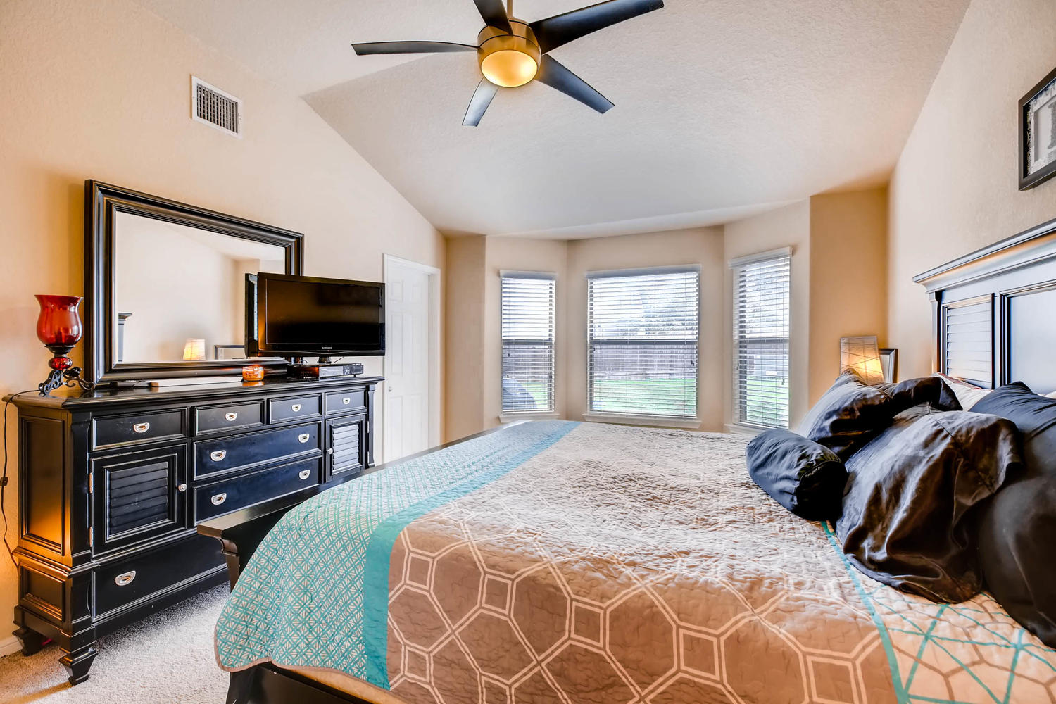 10606 Black Wolf Bay