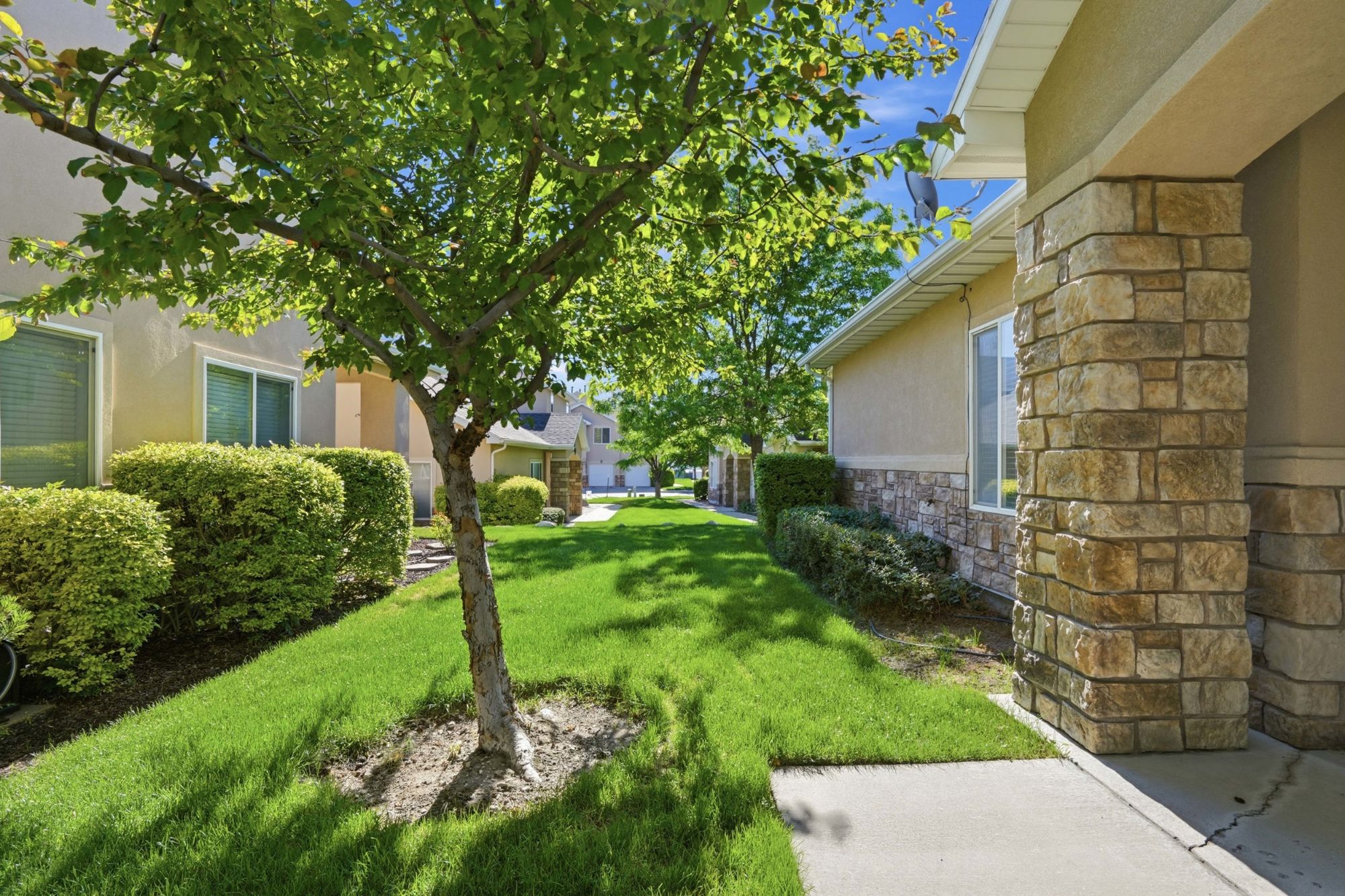 7361 Geralee Lane