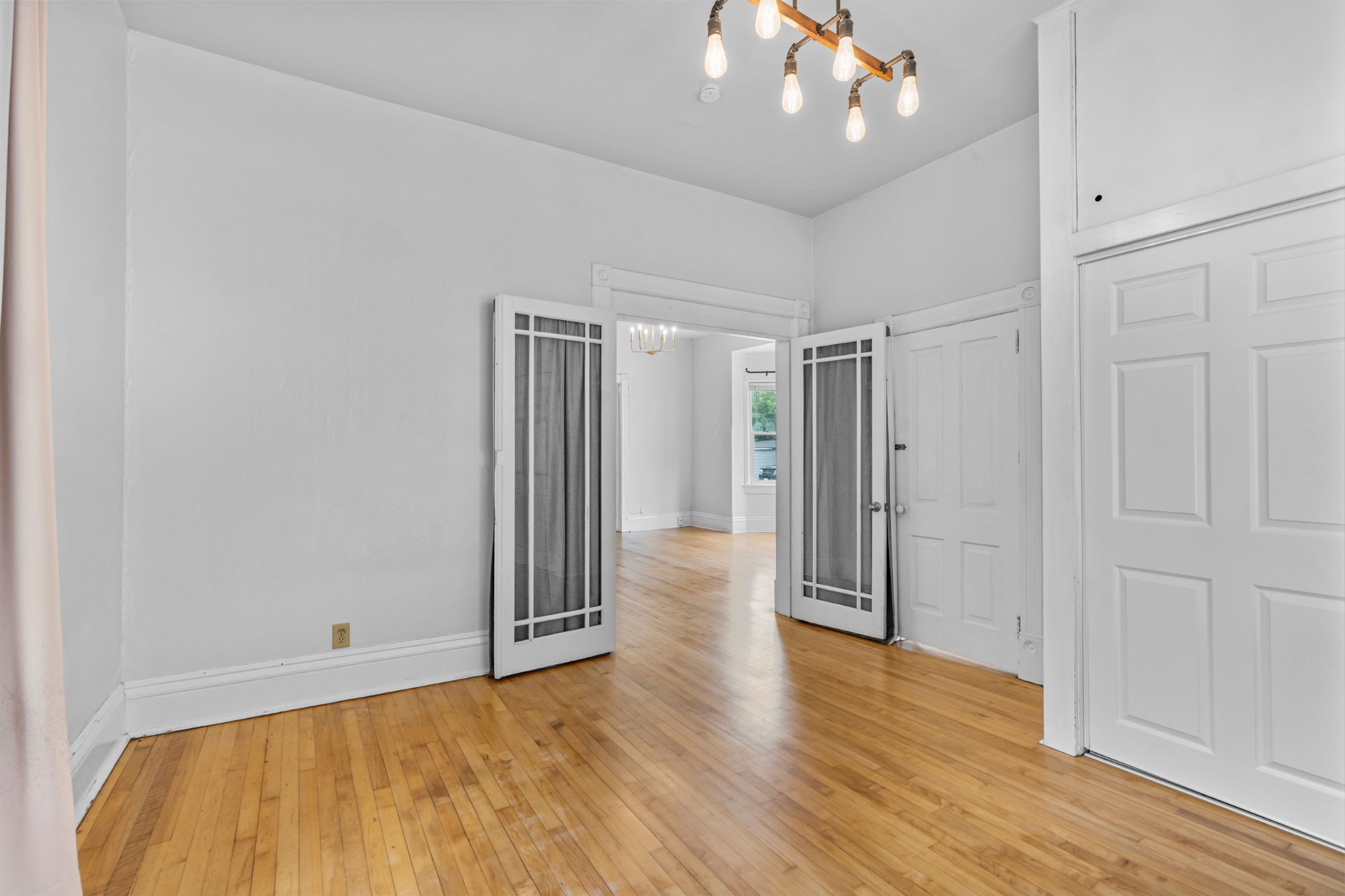 1168 East Walnut Street