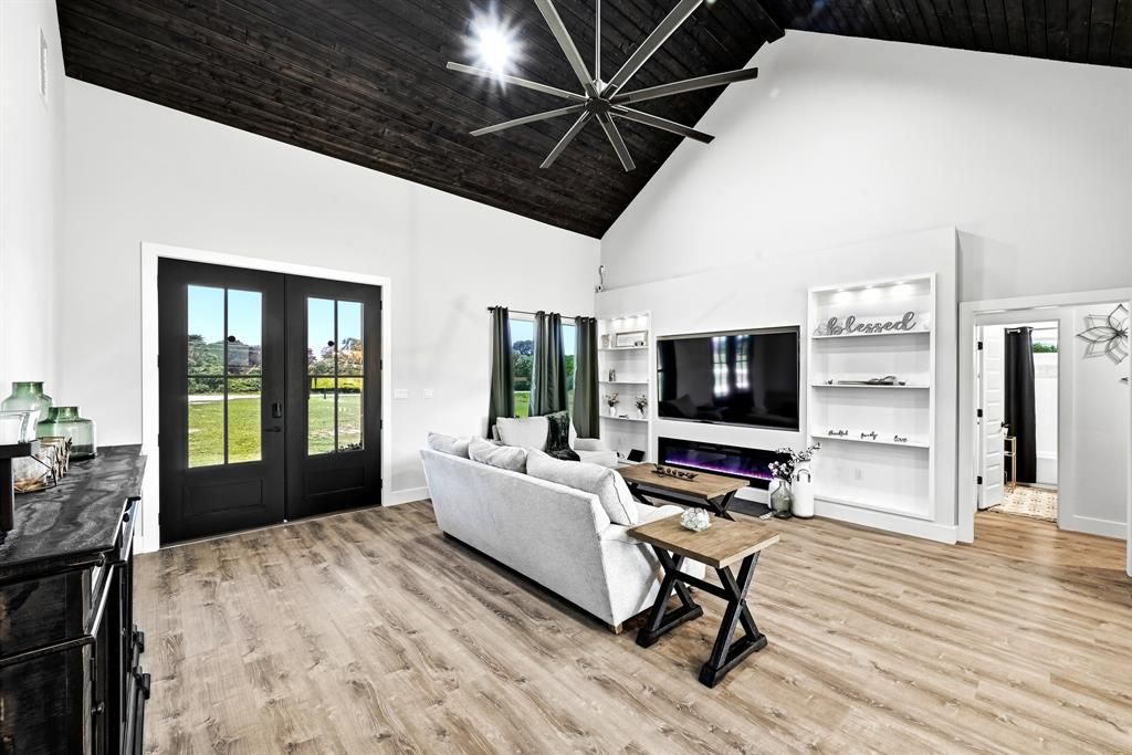 2889 Old McMahan Trail