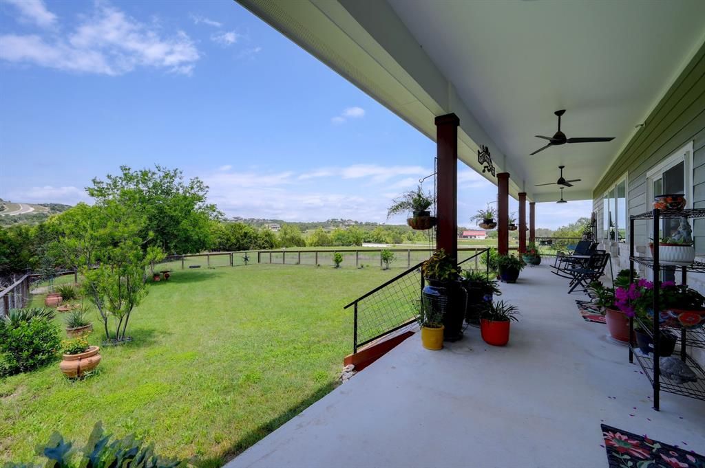 202 Falling Oaks Dr