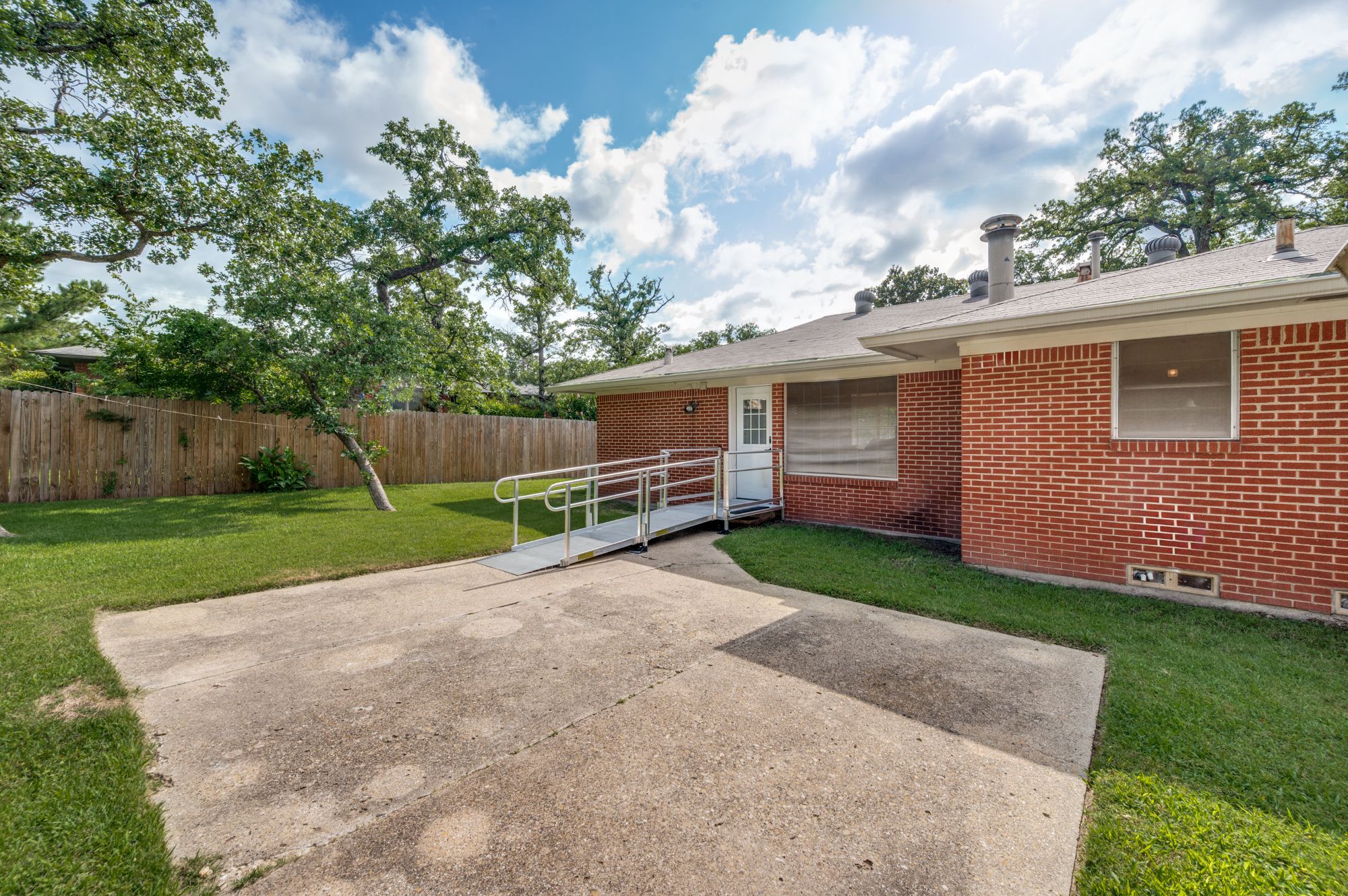 2615 Glenwood Lane
