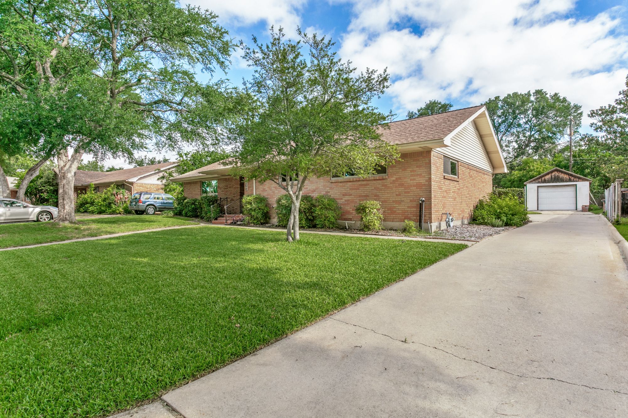 1208 Amherst Drive