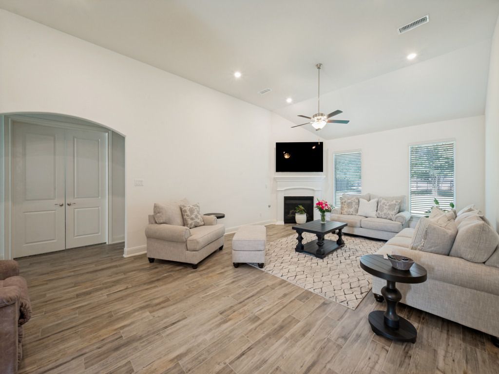102 White Oak Drive