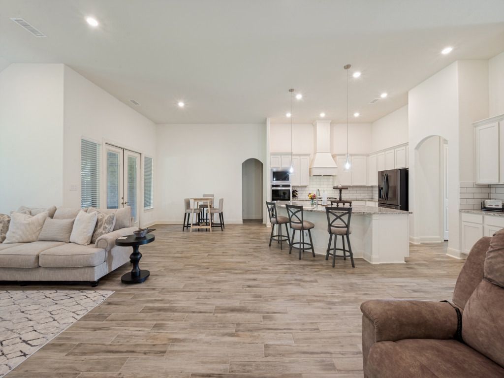 102 White Oak Drive