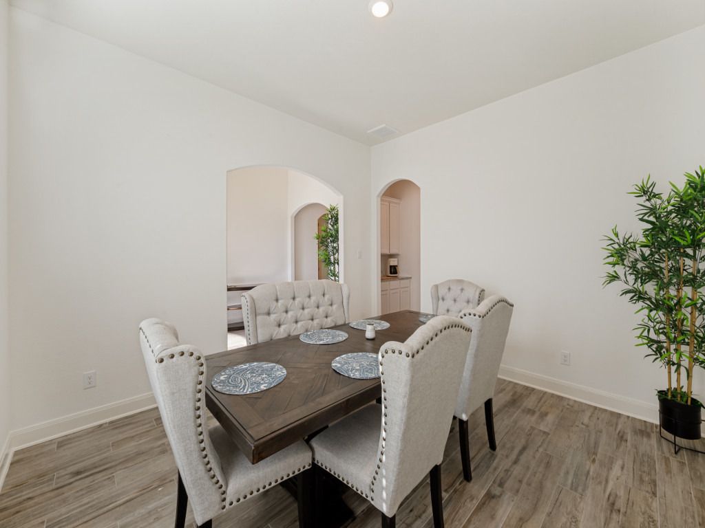 102 White Oak Drive