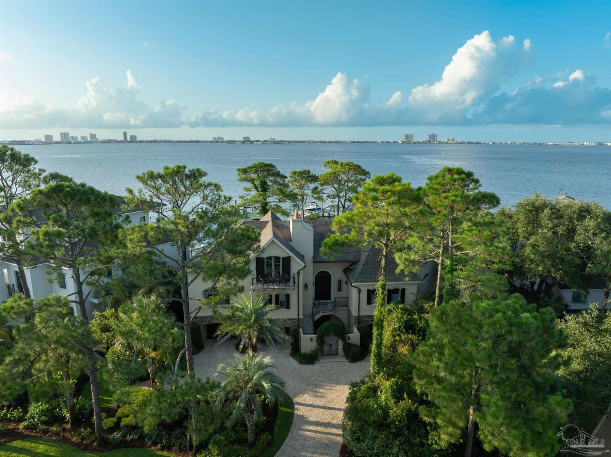 1203 Soundview Trail