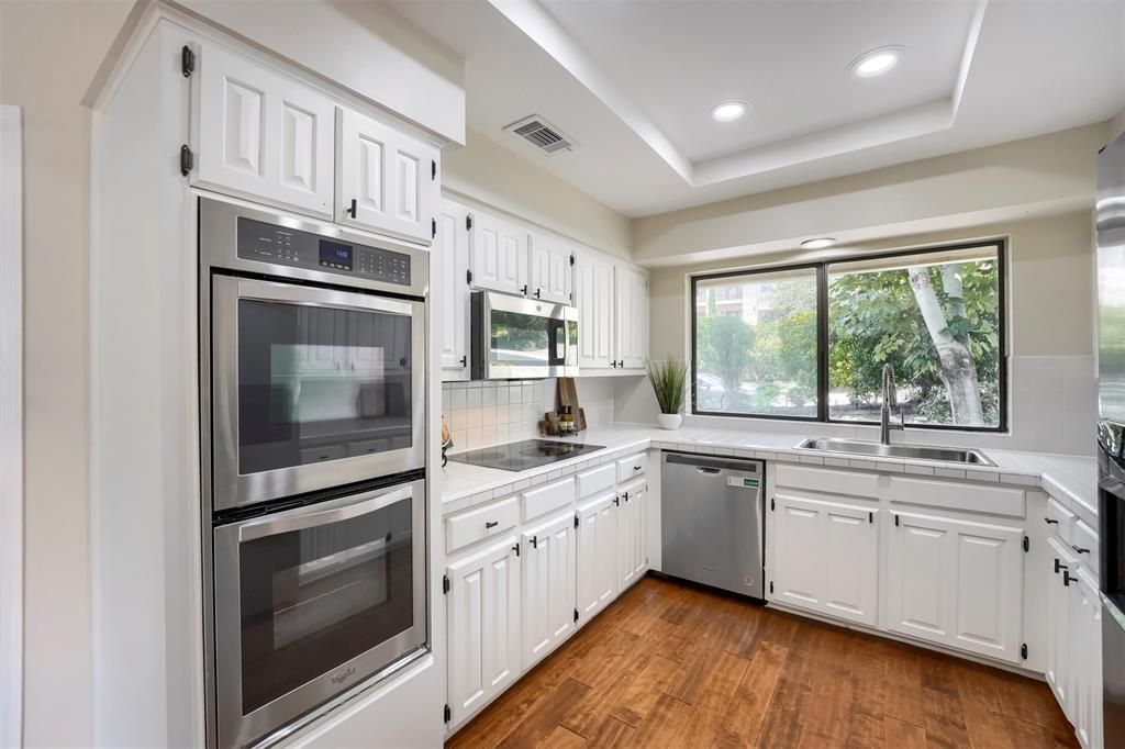 9302 Rolling Oaks Trail