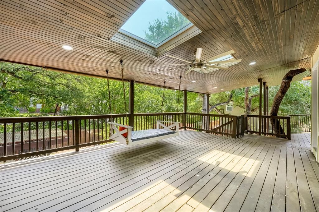 9302 Rolling Oaks Trail