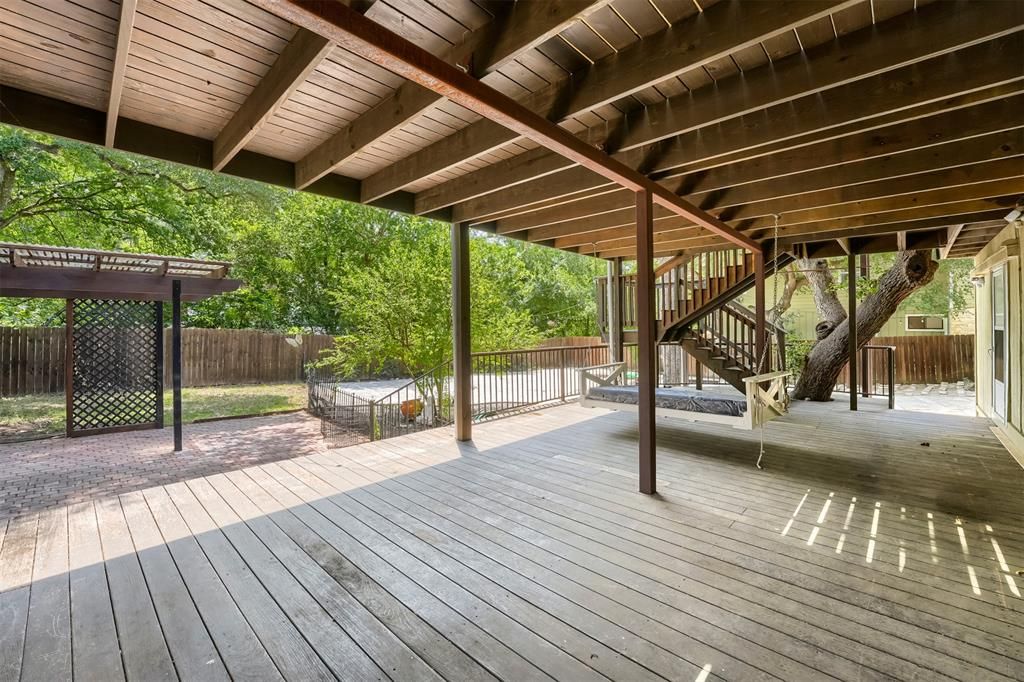 9302 Rolling Oaks Trail