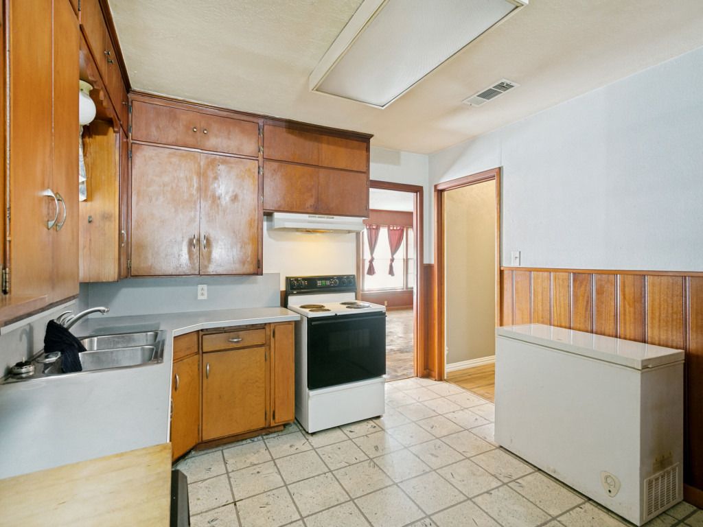 709 Mulkey Lane