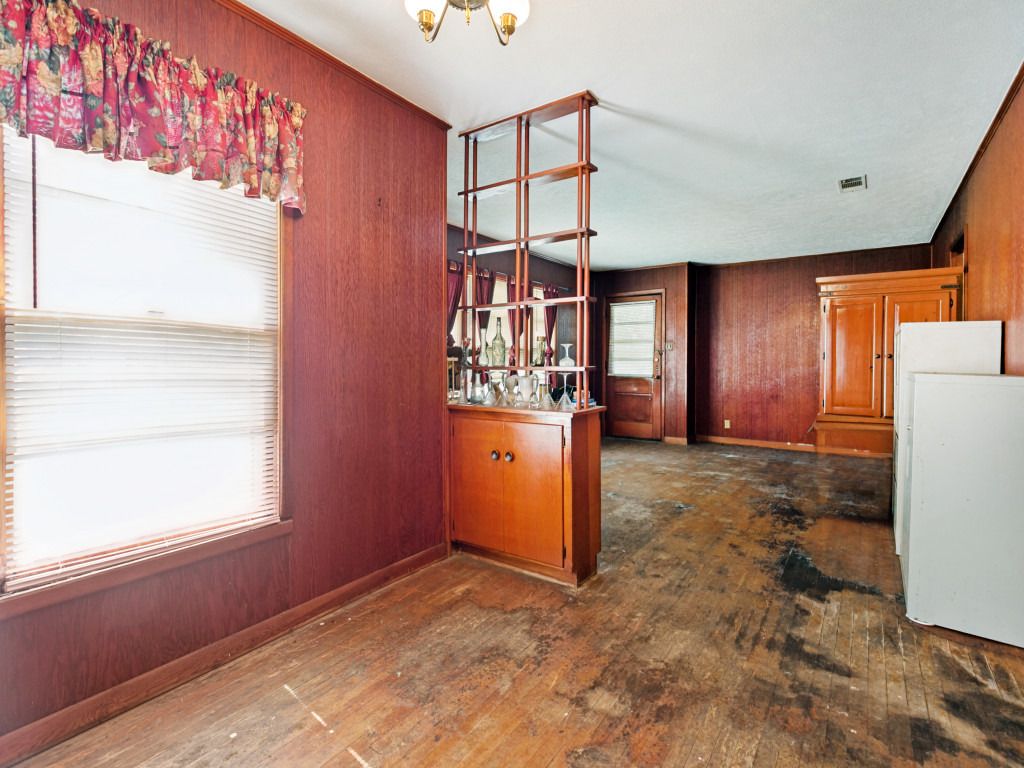 709 Mulkey Lane