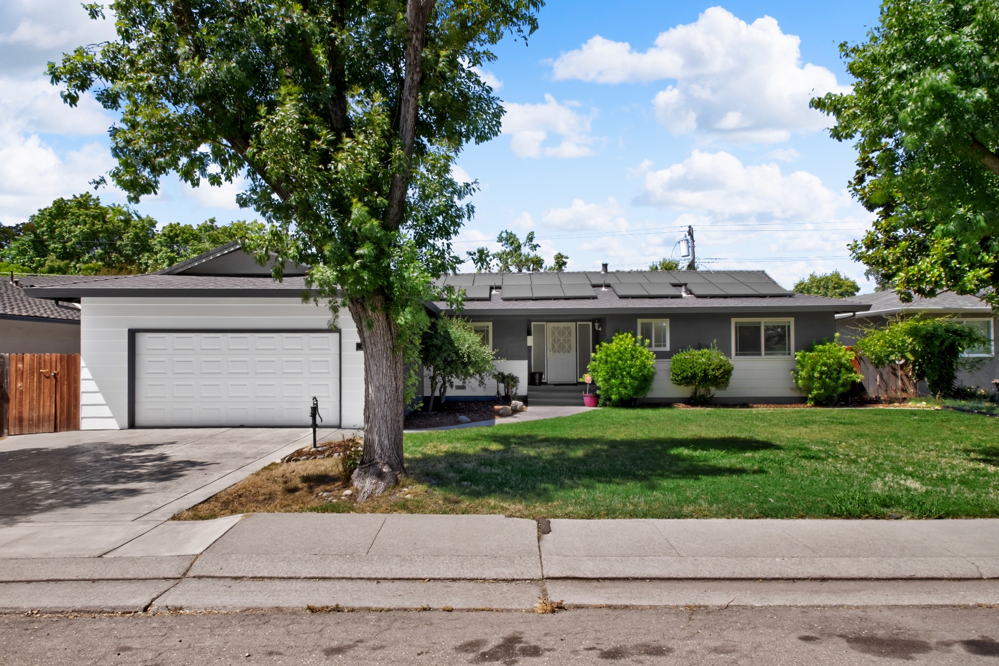 2629 Hazelwood Avenue