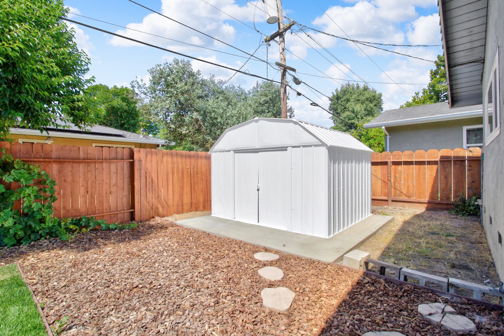 2629 Hazelwood Avenue
