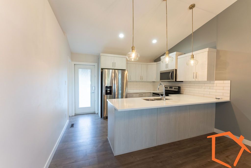 67 Kensington Road W