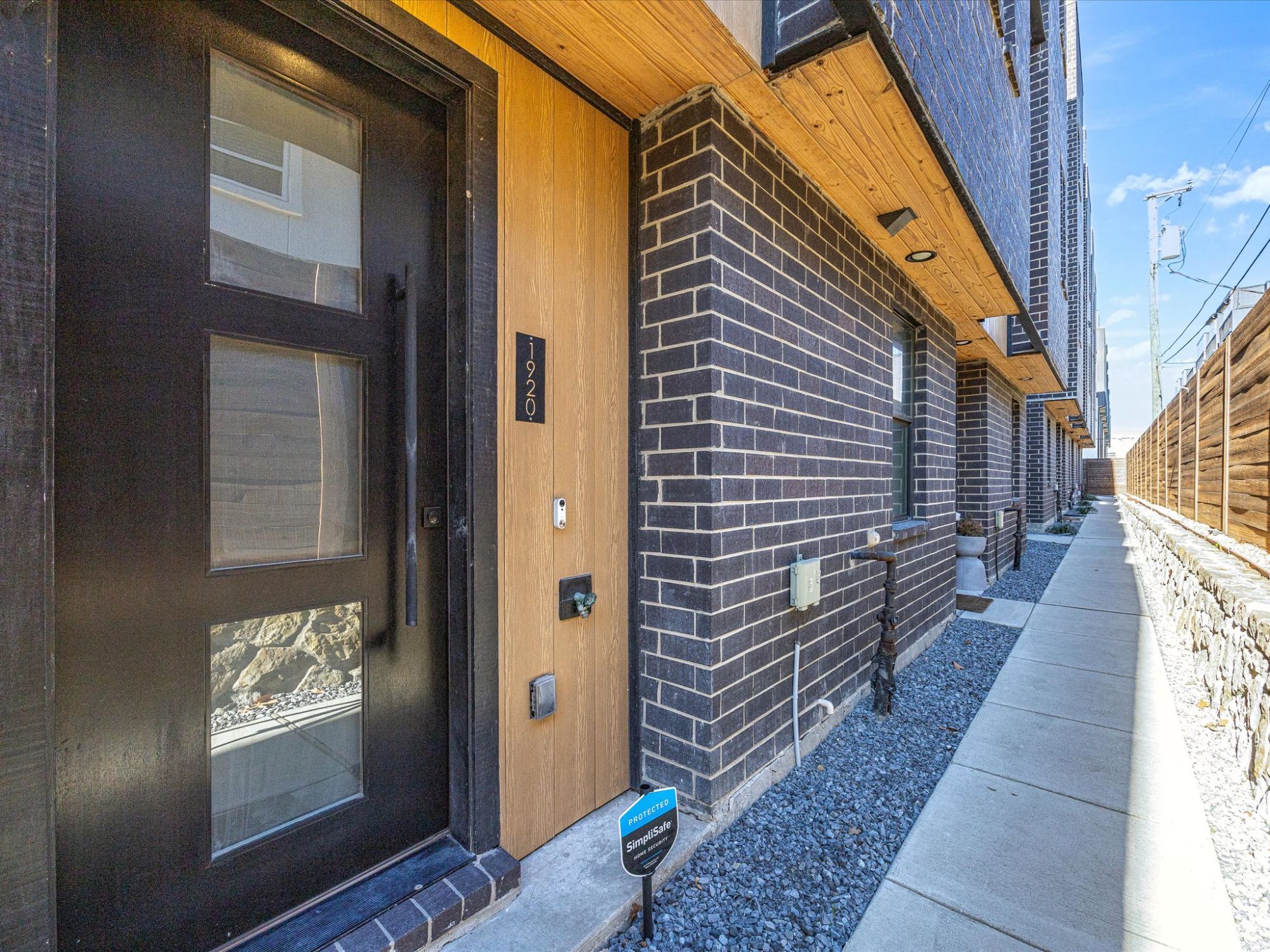 1920 Dowgate Court