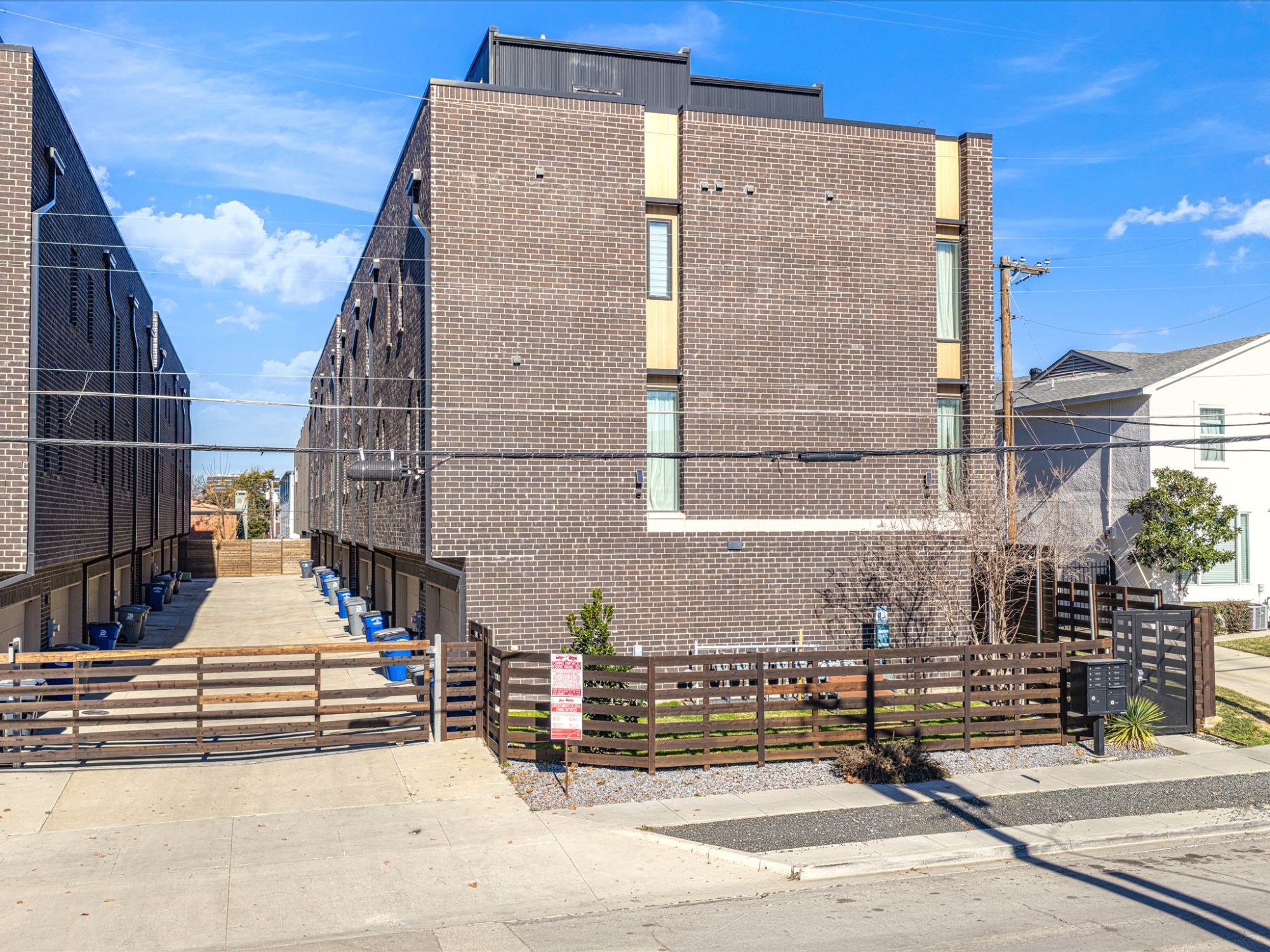1920 Dowgate Court