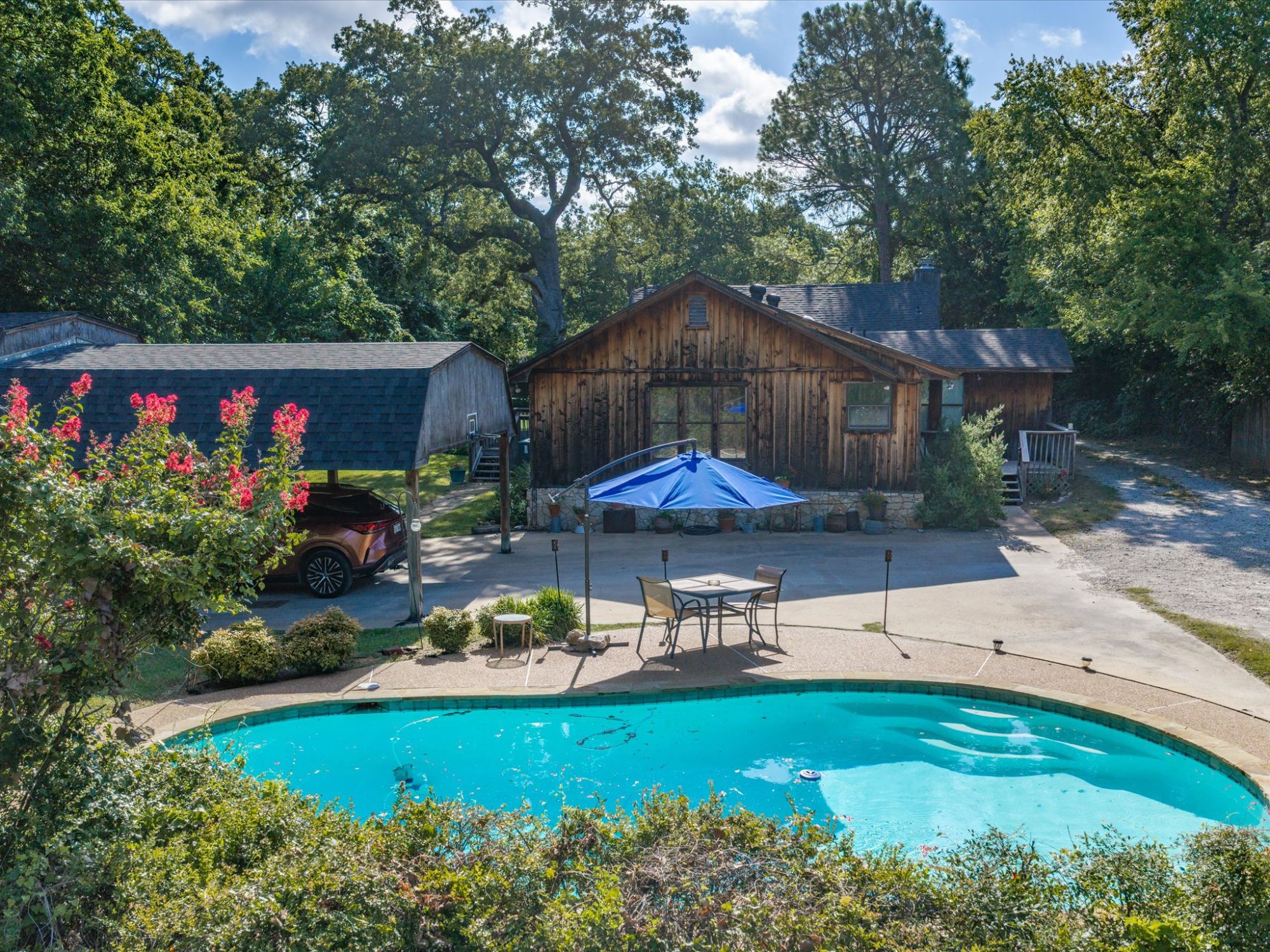 6000 Bettinger Drive