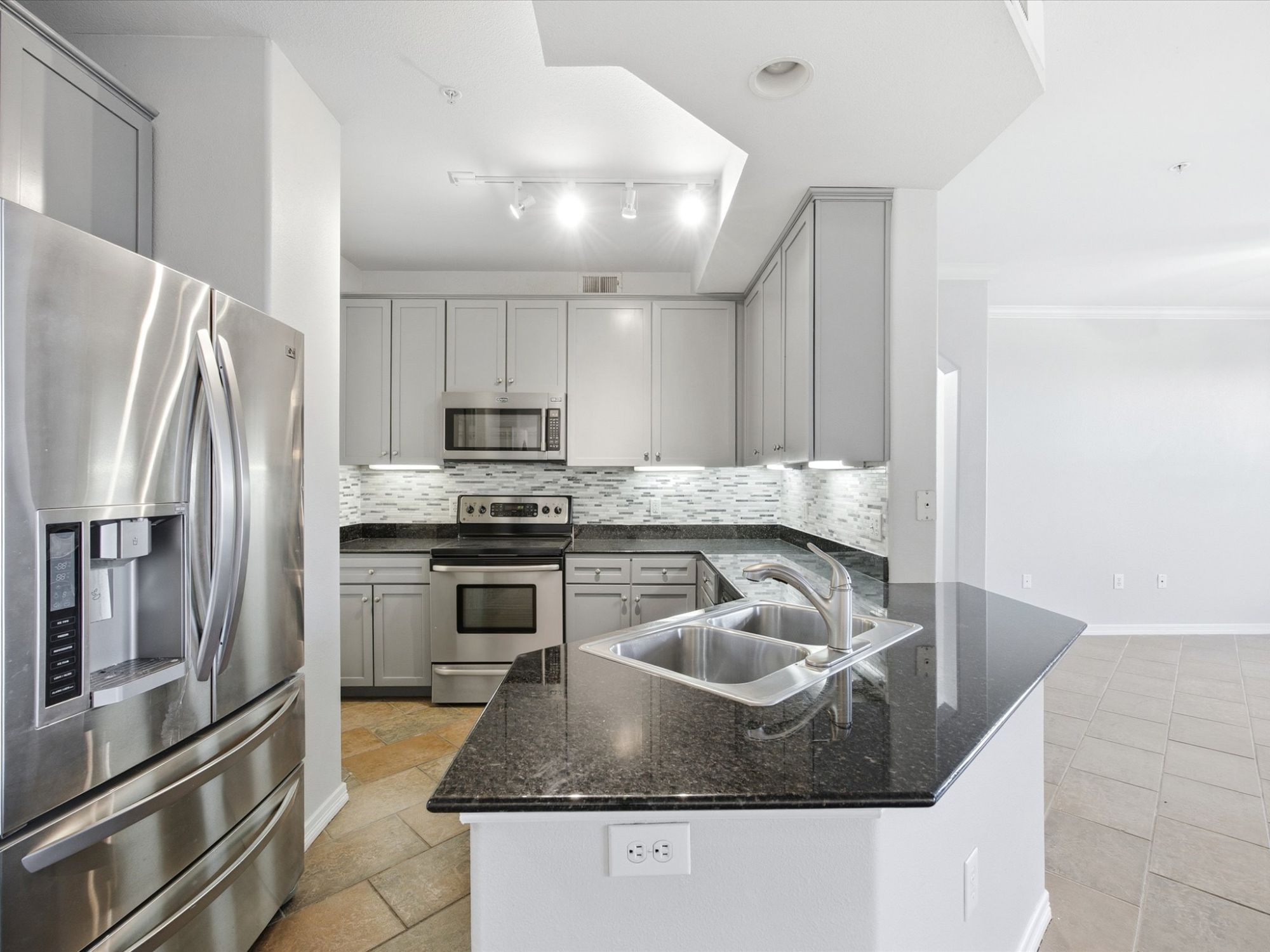330 Las Colinas Boulevard unit #614
