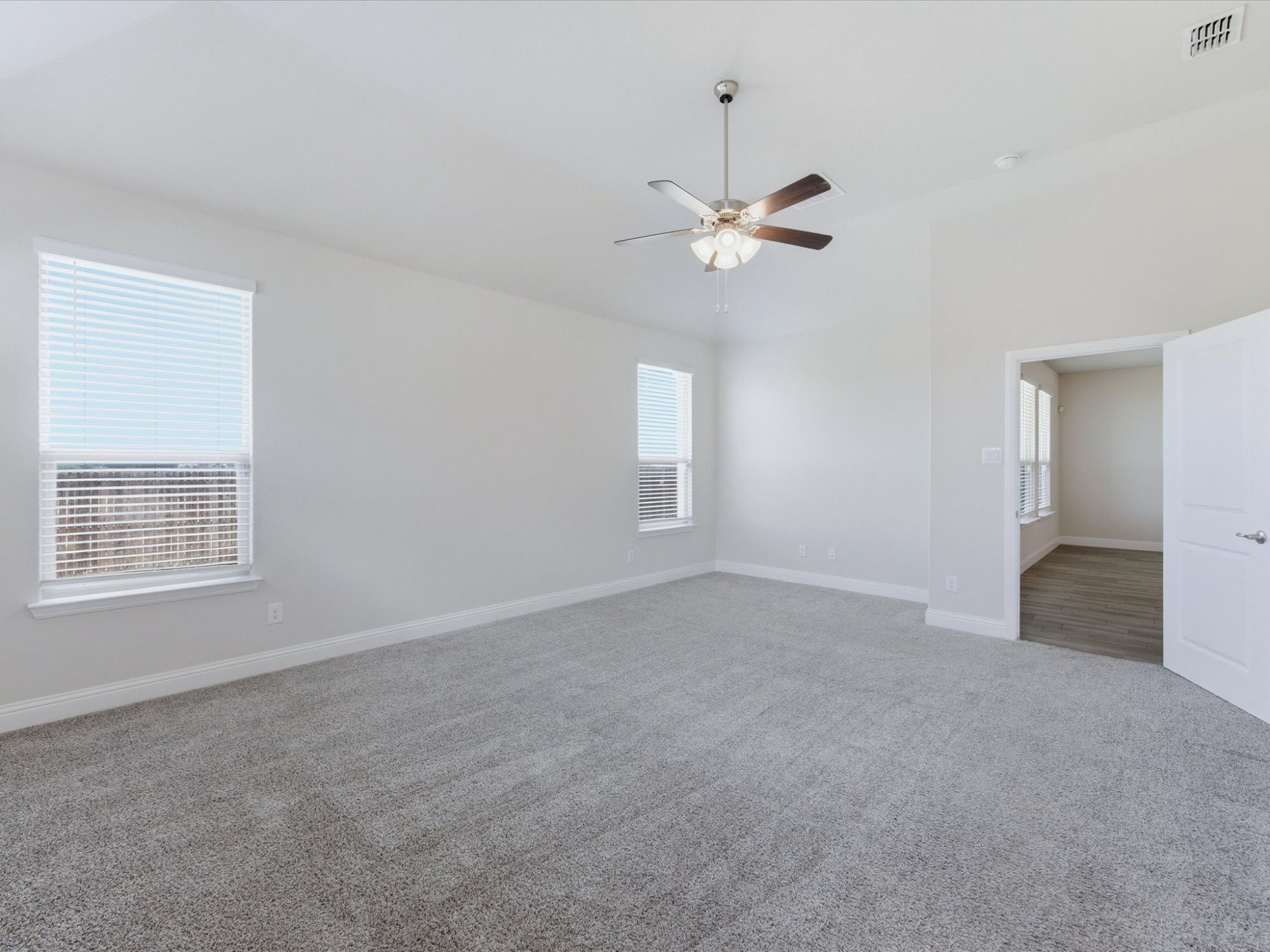 1121 Knightsbridge Road
