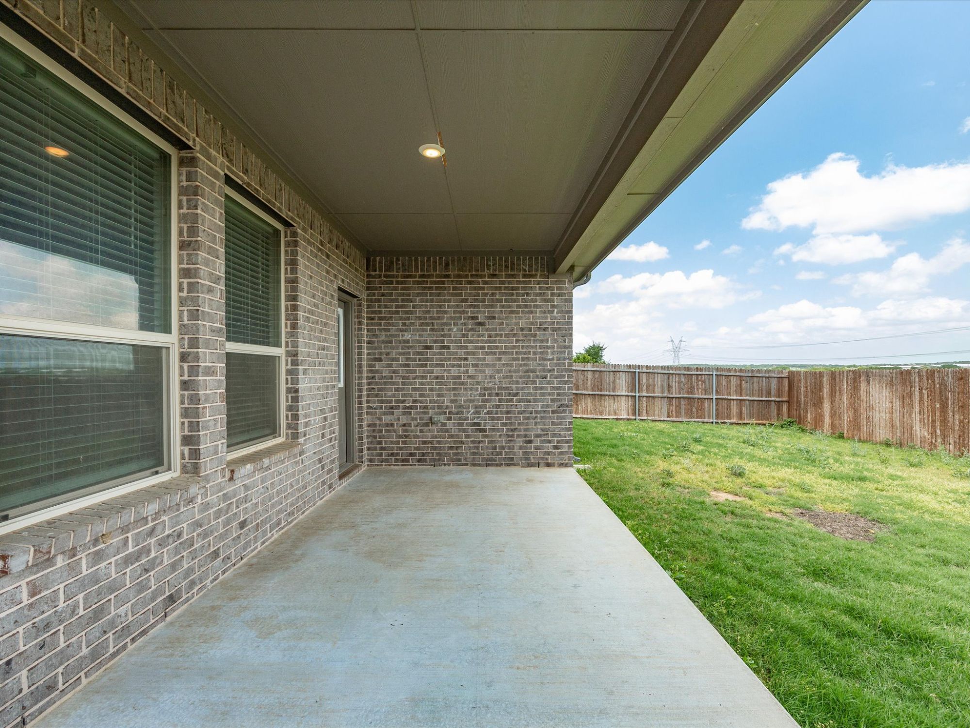 1121 Knightsbridge Road