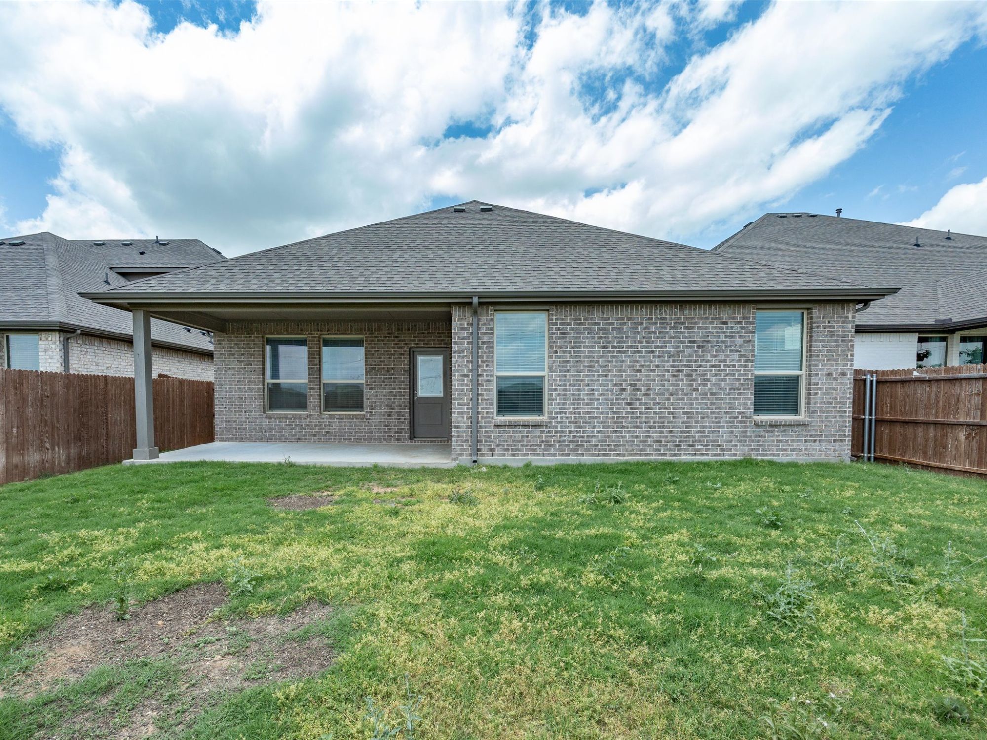 1121 Knightsbridge Road