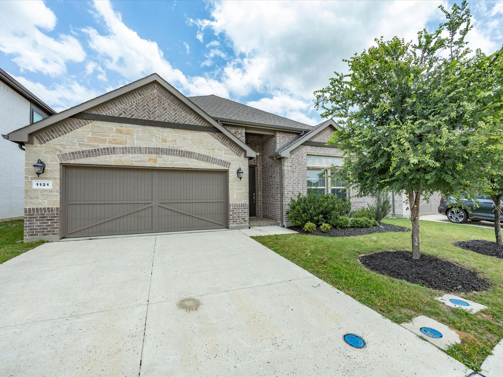 1121 Knightsbridge Road