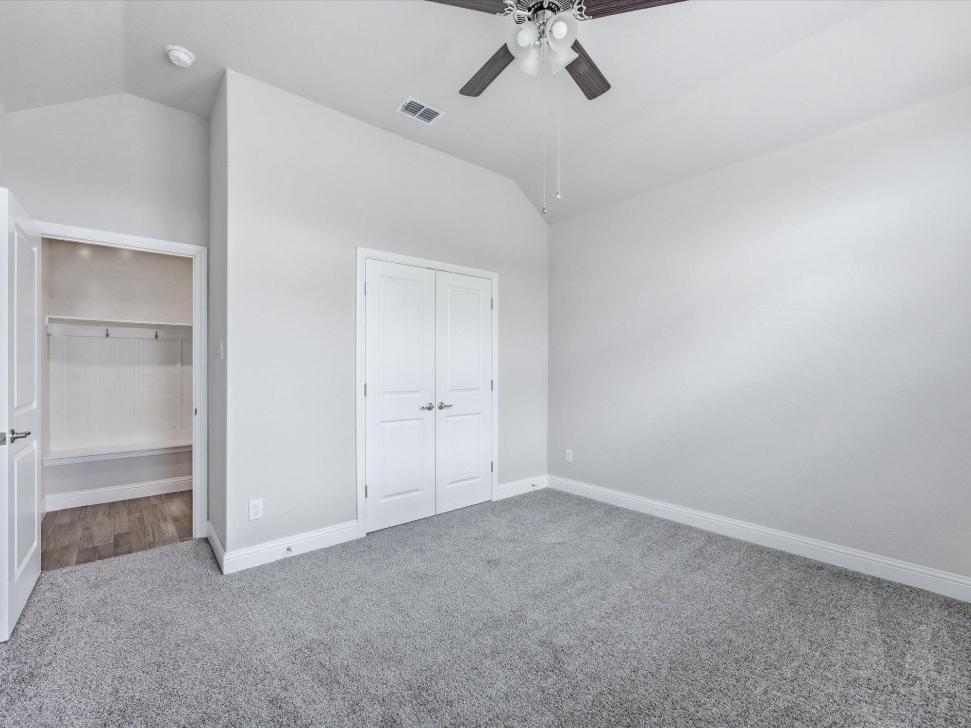1121 Knightsbridge Road