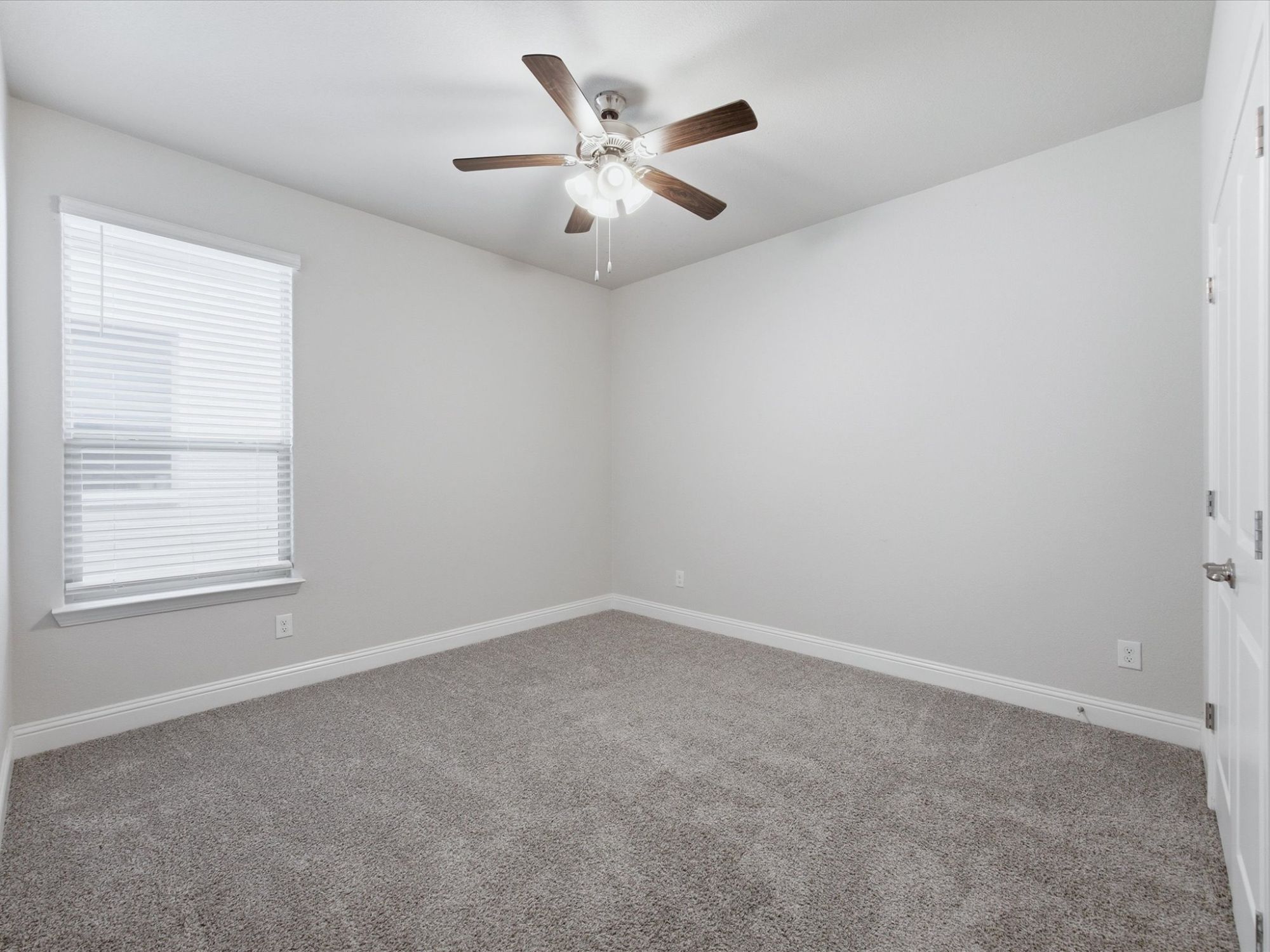 1121 Knightsbridge Road