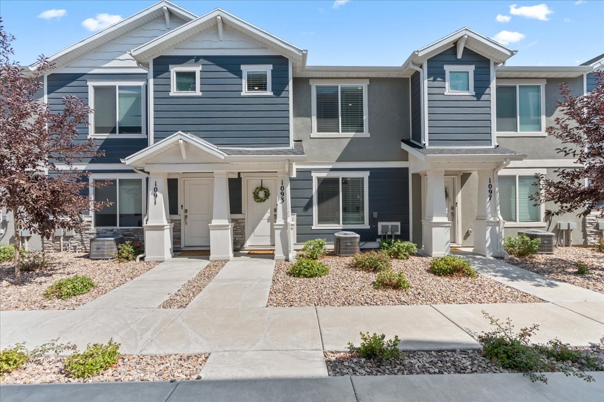 1093 East Yard Row