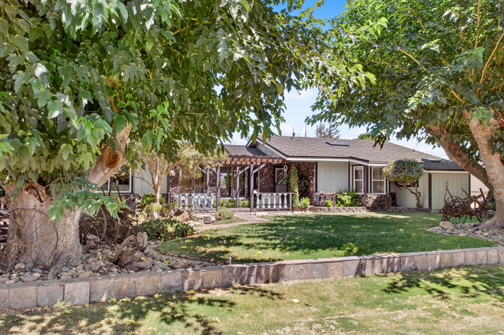 1941 Wawona Street