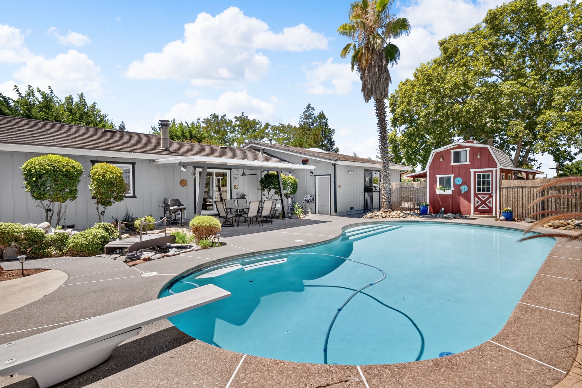 1941 Wawona Street