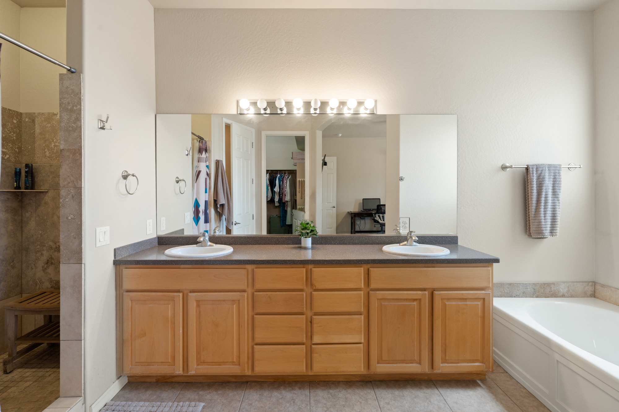 1805 Crooked H Trail